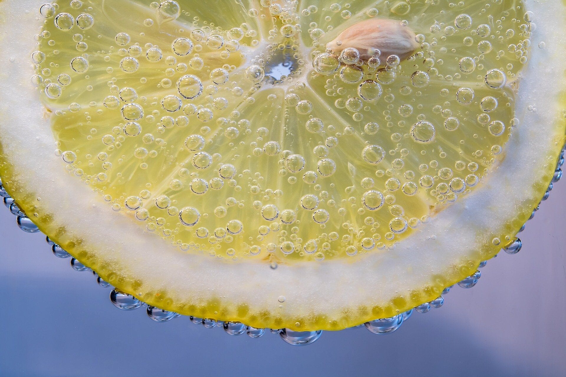 benefici del limone sui capelli