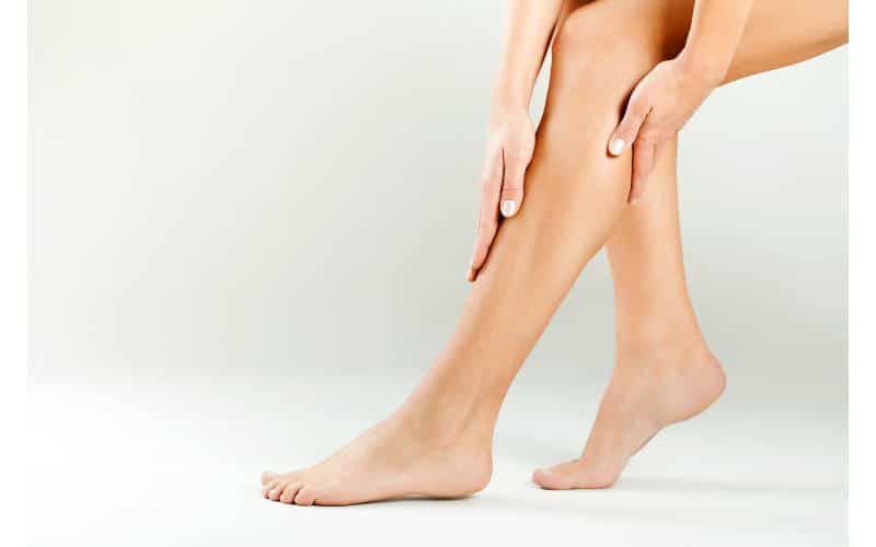 come eliminare la ritenzione idrica nelle gambe